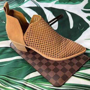 * Dolce Vita Carmel eyelet leather booties